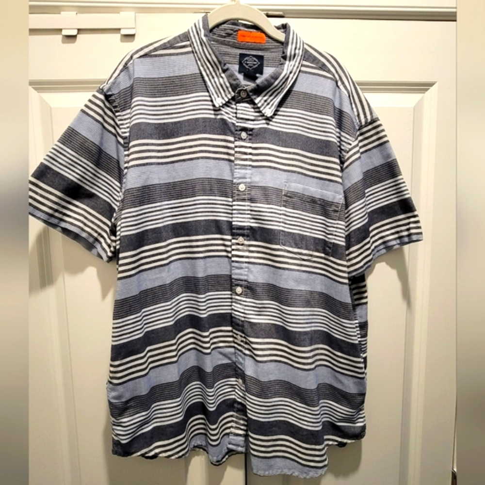 St. John's Bay Short Sleeve Button-up Shirt XXL